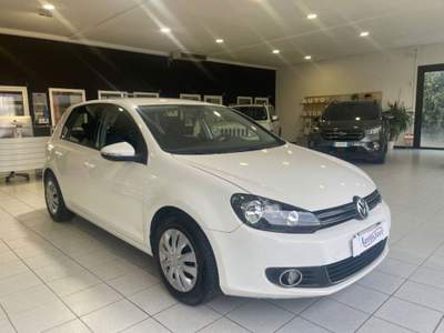 Volkswagen Golf 2.0 tdi Highline 140cv 5p dsg Bianco usata Alessandria
