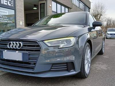 Audi A3 Sportback 30 TDI S-Tronic Sport Grigio usata Senna Comasco