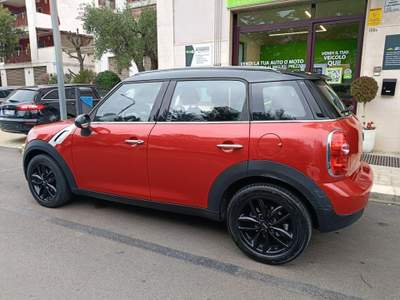 MINI Countryman Mini Cooper D Business  NEOPATENTATI Automatica Rosso usata Putignano