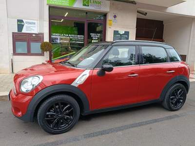 MINI Countryman Mini Cooper D Business  NEOPATENTATI Automatica Rosso usata Putignano