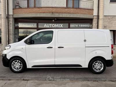 Opel Vivaro 1.5 Diesel 100cv S&S L2H1 Enjoy Bianco usata Campobasso