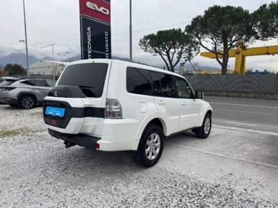 Mitsubishi Pajero 3.2 DI-D 16V aut. 5p. Intense DPF Bianco usata Massa
