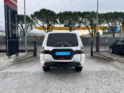 Mitsubishi Pajero 3.2 DI-D 16V aut. 5p. Intense DPF Bianco usata Massa