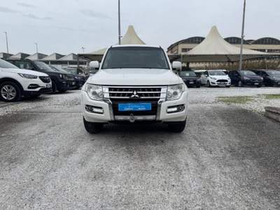 Mitsubishi Pajero 3.2 DI-D 16V aut. 5p. Intense DPF Bianco usata Massa