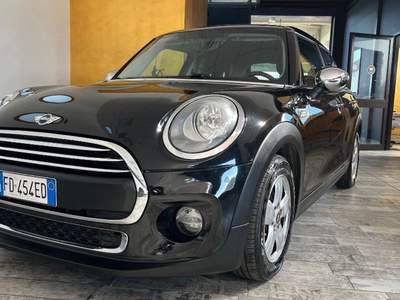 MINI Cooper 1.5 Cooper D 5 porte si neopatentati Nero usata Borgo San Dalmazzo