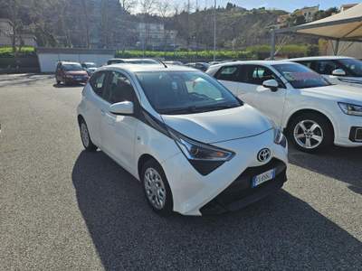 Toyota Aygo 1.0 VVT-i 72 CV 5 porte x-play Bianco usata Spadafora