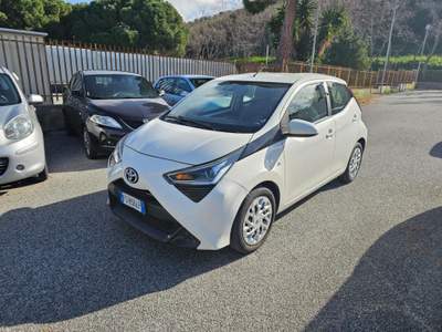 Toyota Aygo 1.0 VVT-i 72 CV 5 porte x-play Bianco usata Spadafora