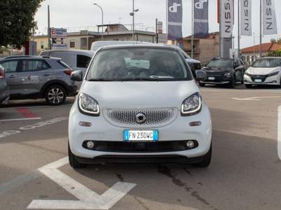 Smart ForFour 70 1.0 twinamic Prime Bianco usata Fondi
