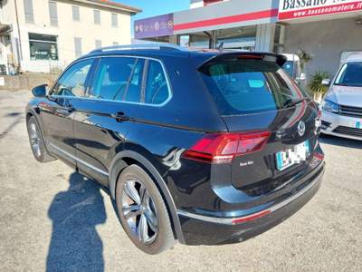 Volkswagen Tiguan 2.0 TDI 190 CV  DSG 4MOT R-LINE- MATRIX- TETTO Nero usata Bassano del Grappa