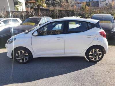 Hyundai i10 1.0 MPI AT Connectline Bianco usata Arco