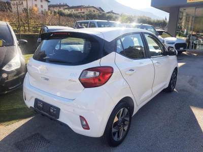 Hyundai i10 1.0 MPI AT Connectline Bianco usata Arco