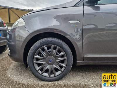 Lancia Ypsilon 0.9 TwinAir 85 CV 5 porte S&S Silver Grigio usata Salerno