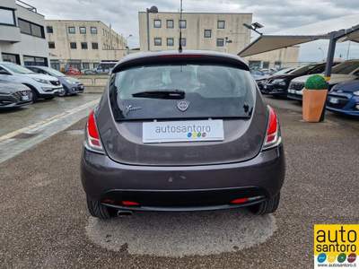 Lancia Ypsilon 0.9 TwinAir 85 CV 5 porte S&S Silver Grigio usata Salerno