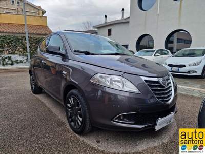 Lancia Ypsilon 0.9 TwinAir 85 CV 5 porte S&S Silver Grigio usata Salerno