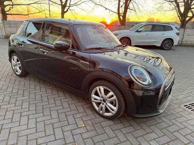 MINI Cooper 1.5 Cooper Resolute 5 porte Nero usata Magenta