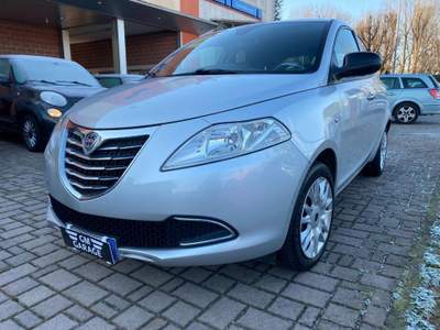 Lancia Ypsilon 1.2 69 CV 5 porte Gold Argento usata OSSONA