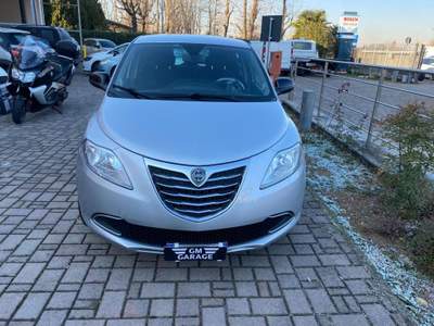 Lancia Ypsilon 1.2 69 CV 5 porte Gold Argento usata OSSONA