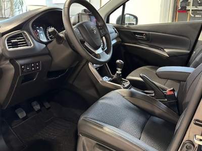 Suzuki S-Cross 1.4 Hybrid Top Bianco usata Novara