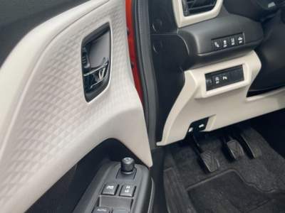 Suzuki Swift 1.2 Hybrid WAKU Arancione usata Novara