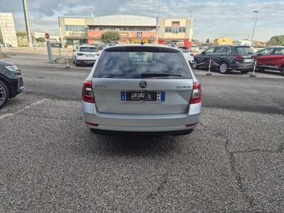 Skoda Octavia 1.6 TDI SCR 115 CV Wagon Executive Argento usata Monselice