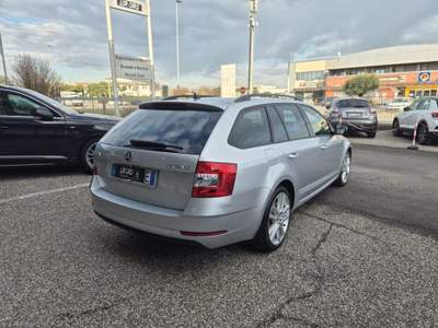 Skoda Octavia 1.6 TDI SCR 115 CV Wagon Executive Argento usata Monselice