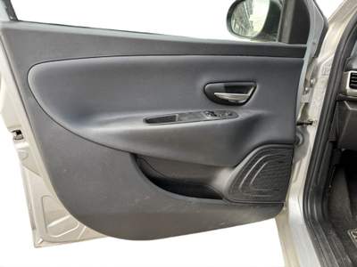 Lancia Ypsilon 1.0 firefly hybrid Gold s&s 70cv Argento usata Pistoia
