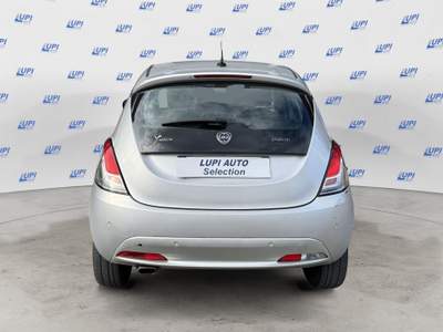Lancia Ypsilon 1.0 firefly hybrid Gold s&s 70cv Argento usata Pistoia