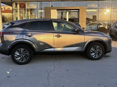 Nissan Qashqai MHEV 140 CV Business Grigio usata Fondi