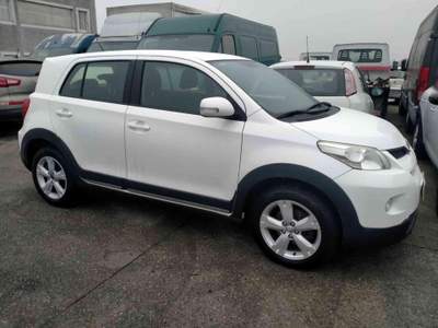 Toyota Urban Cruiser 1.4 D-4D AWD Bianco usata Gombito