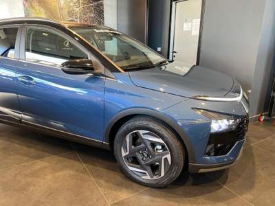 Hyundai Bayon 1.0 T-GDI Hybrid 48V MT XClass + tetto Blu/Azzurro usata Reggio nell'Emilia