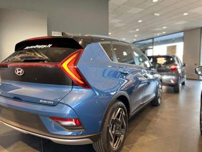 Hyundai Bayon 1.0 T-GDI Hybrid 48V MT XClass + tetto Blu/Azzurro usata Reggio nell'Emilia