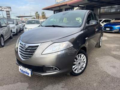 Lancia Ypsilon 1.2 69 CV 5 porte GPL Ecochic Gold Grigio usata Qualiano