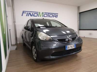 Toyota Aygo 1.0 12V VVT-i 5 porte - NEOPATENTATI Grigio usata Fino Mornasco