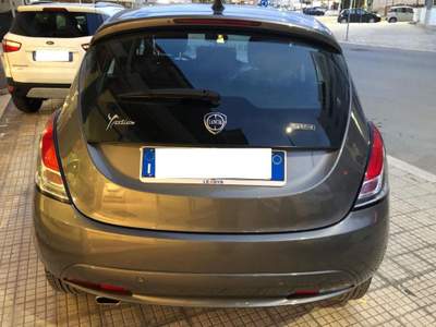 Lancia Ypsilon 1.0 FireFly 5 porte S&S Hybrid Gold Grigio usata Marsala