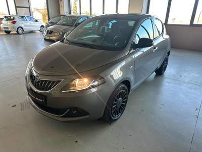 Lancia Ypsilon 1.0 FireFly 5 porte S&S Hybrid Silver Grigio usata Novellara