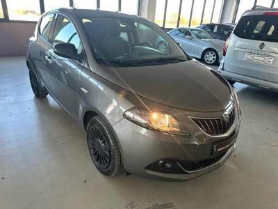 Lancia Ypsilon 1.0 FireFly 5 porte S&S Hybrid Silver Grigio usata Novellara