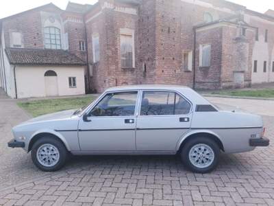 Alfa Romeo Giulia ALFETTA 2000 LI AMERICA Argento usata MILANO