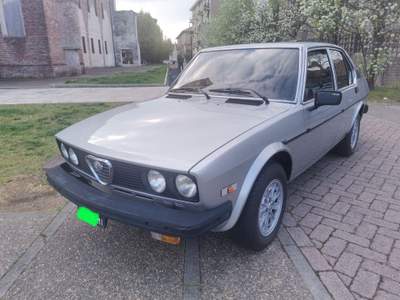 Alfa Romeo Giulia ALFETTA 2000 LI AMERICA Argento usata MILANO