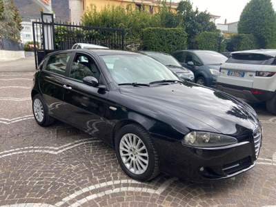 Alfa Romeo 147 1.6 16V TS 5 porte Distinctive Nero usata ANGRI