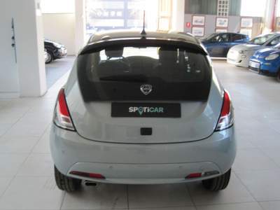 Lancia Ypsilon 1.0 FireFly 5 porte S&S Hybrid Platino Verde usata Voghera