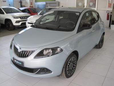 Lancia Ypsilon 1.0 FireFly 5 porte S&S Hybrid Platino Verde usata Voghera