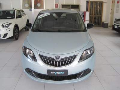 Lancia Ypsilon 1.0 FireFly 5 porte S&S Hybrid Platino Verde usata Voghera