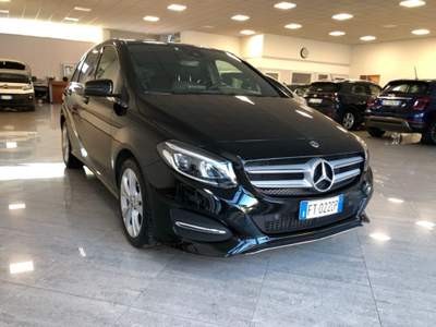 Mercedes-Benz Classe B AUTOMATICA, LED, CARPLAY, NAVI, RETROCAMERA Nero usata Bareggio