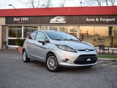 Ford Fiesta 1.4 TDCi 5pt Titanium 68CV Argento usata Roma