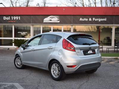 Ford Fiesta 1.4 TDCi 5pt Titanium 68CV Argento usata Roma