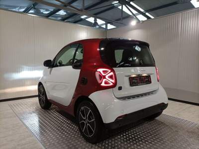 Smart ForTwo EQ Passion Bianco usata Magenta