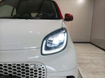 Smart ForTwo EQ Passion Bianco usata Magenta