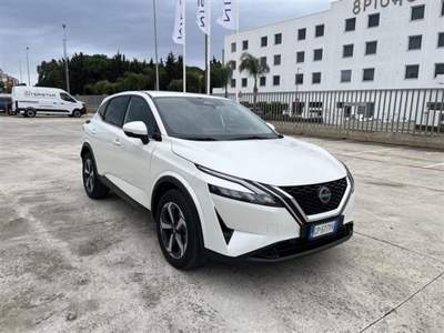 Nissan Qashqai 1.3 mhev N Connecta 2wd 140cv Bianco usata Taranto