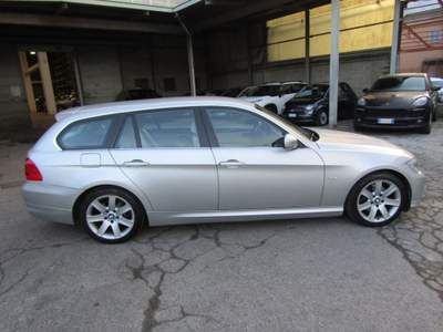 BMW Serie 3 320d d cat Touring Eletta MANUALE *VOLANO RUMOROSO* Argento usata Lecco