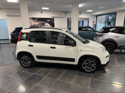 Fiat Panda 1.0 FireFly S&S Hybrid City Cross Bianco usata Iglesias